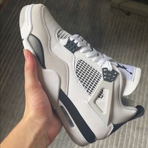 Air Jordan Retro 4 Military Black